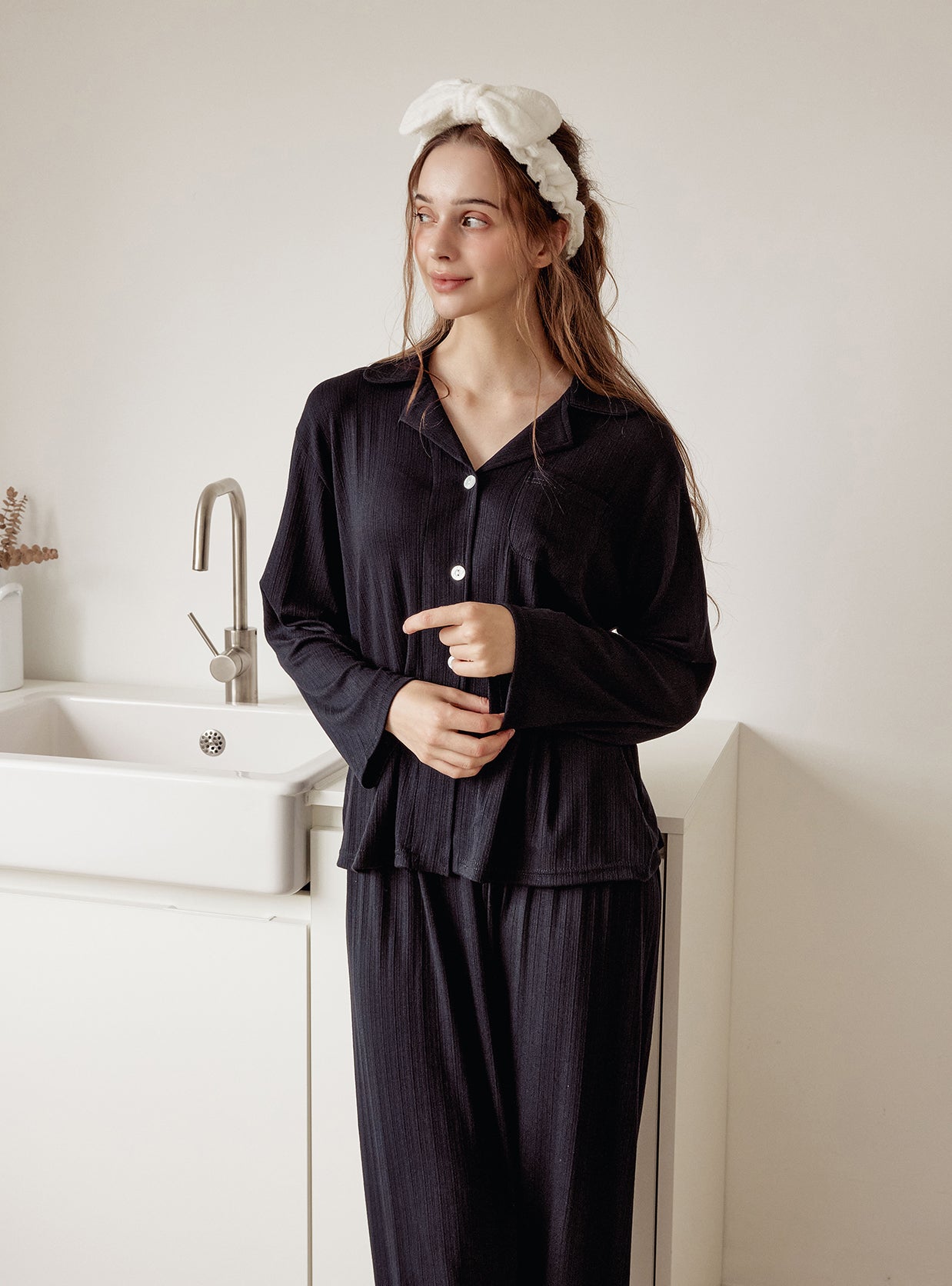 Amanda Span Long - Sleeve Notched Collar Pajama Set (2 Colors) - premium Korean sleepwear by LUNALUZ
