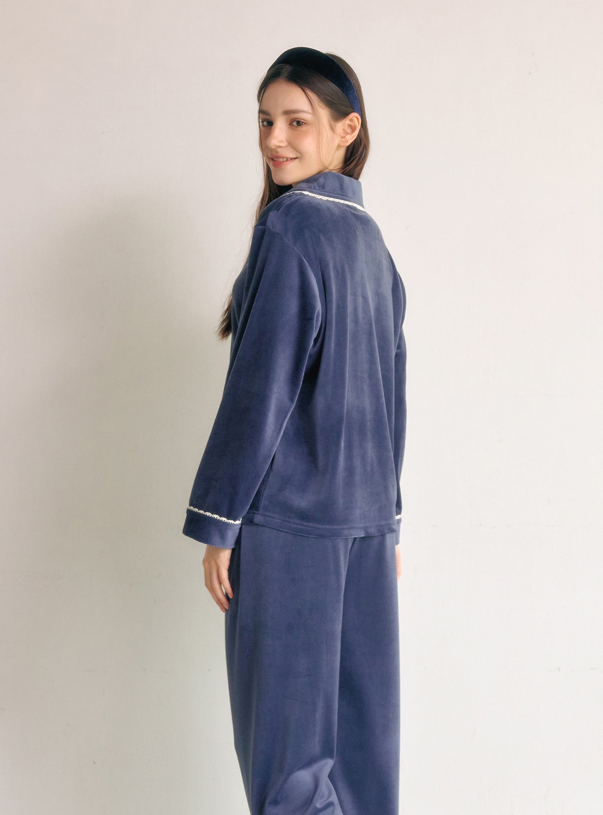 Ronique Minky Span Long - Sleeve Notched Collar Pajama Set (2 Colors) - premium Korean sleepwear by LUNALUZ